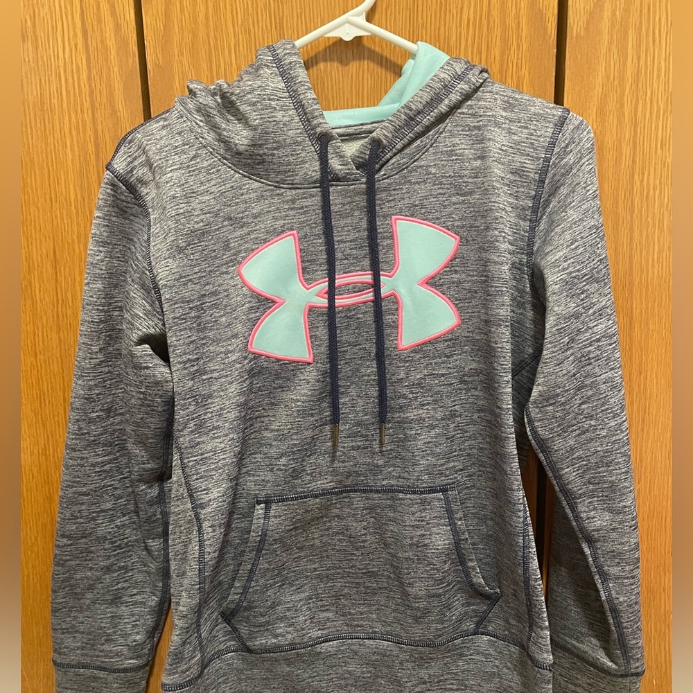Juniors under armor sweatshirt